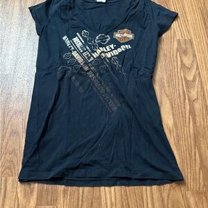 Size XL women’s Harley-Davidson Black Tee with Logo Design